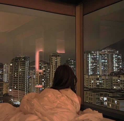 em on Twitter: "somewhereiwouldliketolive on instagram… " City Lights, Seoul, The City, A Woman, Apartment, Bed