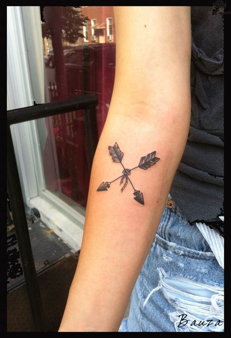 Double arrows Tattoo Friendship, Crossed Arrow Tattoos, Arrows Tattoo, Cross Tattoo Meaning, Meaning Of Arrow Tattoo, Arrow Tattoos For Women, Geometric Tattoo Pattern, Catrina Tattoo, Nice Tattoos