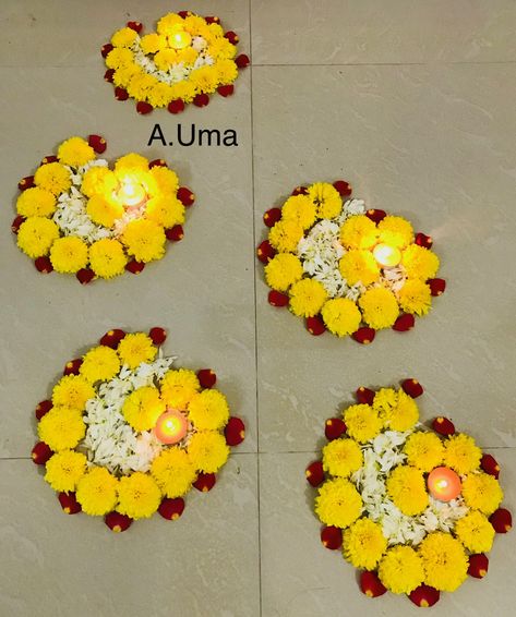 Beautiful Small circular shape flower arrangement rangoli for Diwali festival. Artistic Rangoli, Circle Rangoli, Rangoli Flower, Rangoli For Diwali, Colorful Room, Colorful Room Decor, Ganapati Decoration, Housewarming Decorations, Rangoli Border