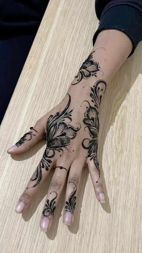 Fall Henna, Khaleeji Henna Designs, Eid Henna Design, Khaleeji Henna, Cute Henna Designs, Cute Henna Tattoos, Henna Style Tattoos, Henna Inspo, Henna Inspired Tattoos