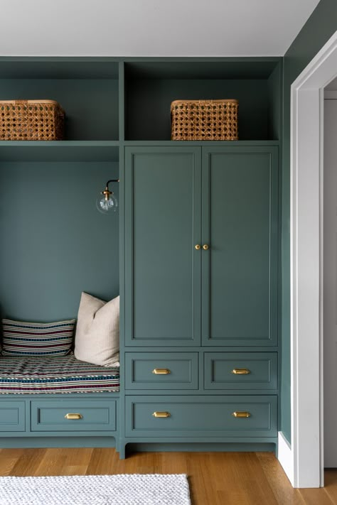 Whether you're leaning towards a softer sage green shade or plan to go bold with a dark emerald green, both light and dark green kitchen cabinets can create a fresh look. #greenkitchencabinets #painted #paintcolors #ideas #bhg Dark Green Kitchen Cabinets, Best Green Paint Colors, Dark Green Kitchen, Dark Emerald Green, Classic White Kitchen, Green Kitchen Cabinets, Cabinet Paint Colors, Mudroom Design, Green Paint Colors