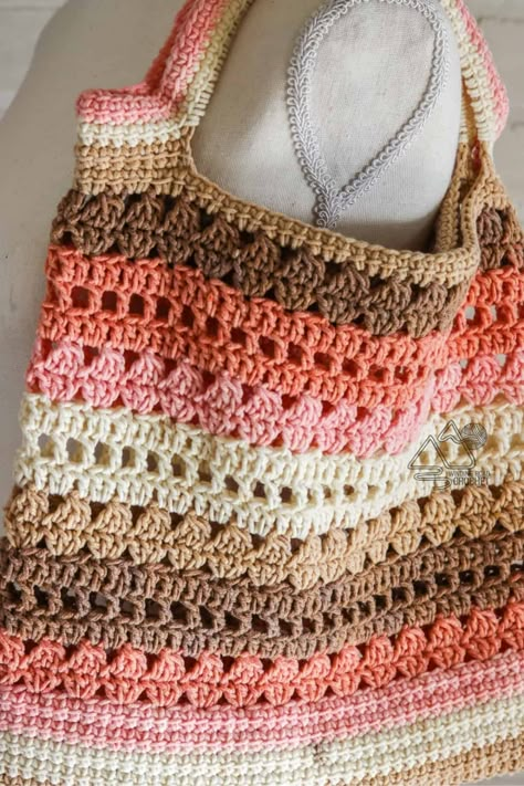 Crochet Market Tote Bag Free Pattern and Video Tutorial - Winding Road Crochet Large Crochet Bag Pattern Free, Free Crochet Video Tutorials, Crocheted Handbags Patterns Free, Free Market Bag Crochet Pattern, Crochet Market Bag Free Pattern Totes, Crochet Purse Ideas, Beginner Crochet Market Bag, Crochet Grocery Bag Pattern Free, Cheap Handmade Crochet Tote Bag