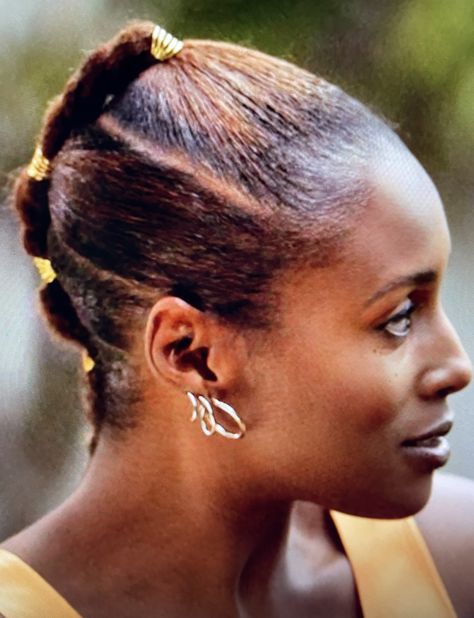 Issa Rae Hairstyles Braids, Issa Rae Short Hairstyles, Issa Rae Natural Hair, Issa Rae Hair, Issa Rae Insecure Hairstyles, Nappy Hairstyles, Issa Rae Hairstyles, Class Makeup, Issa Rae The Photograph Hair