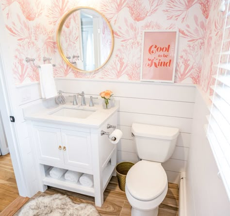 Preppy Bathroom, Pink Beach House, Preppy House, Girly Bathroom, Beach House Bathroom, Powder Room Makeover, Wallpaper Watercolor, Beach Bathroom, Pretty Bathrooms