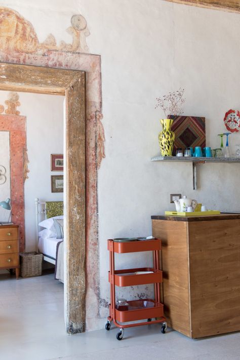 Holiday home of the week: a contemporary apartment in a old Italian monastery Italian Fresco, Italian Apartment, Contemporary Apartment, Italian Villa, House Inspo, Future House, Holiday Home, Modern Design, Villa