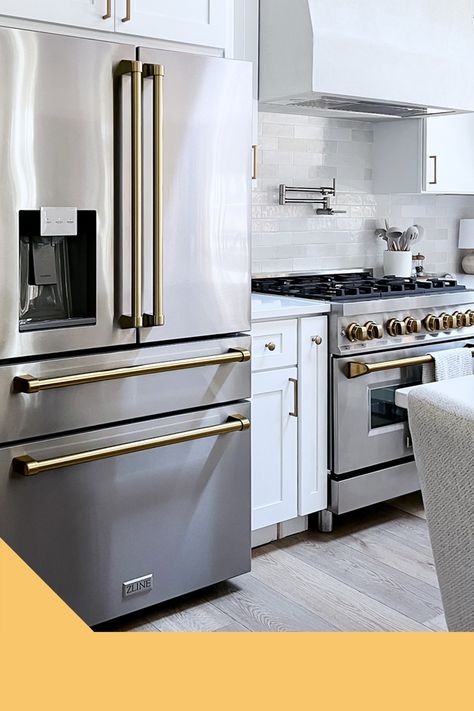 Are you looking to modernize your kitchen? ZLINE appliances offer you a range of high-quality appliances, created to fuse both style and functionality!🌟 Tap to check out our blog with all the details! #modernkitchen #zlineappliances #blogpost #blog Appliance Organization, Appliances Organization, Appliance Storage, Zline Autograph Edition, Tiny Kitchens, White Kitchen Appliances, Kitchen Colour Combination, Zline Kitchen, Compact Appliances