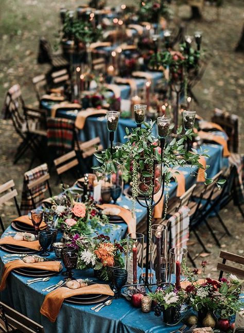 Fall Bohemian Wedding Decor, Teal Fall Tablescape, Teal Dinner Party, Classy Fall Party, Fall Gala Themes, Dinner Party Color Schemes, Fall Gala Decorations, Eclectic Wedding Table Settings, Fall Dinner Party Decorations