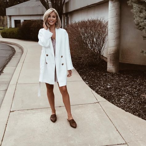 Cara Loren Hair, Cara Loren Style, Cara Loren, Office Attire, Night Looks, Messy Hairstyles, Hair Cut, Winter Looks, Look On