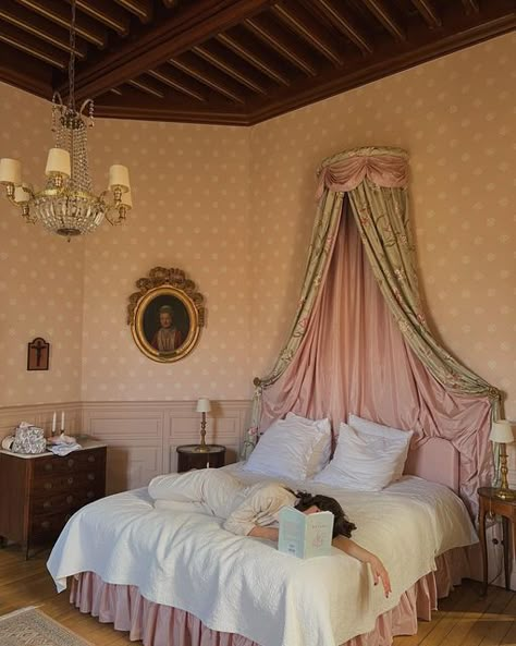 Pastel Pink Interior, Coquette Bedroom Decor, Pink Interior Design, Casita Ideas, Coquette Bedroom, Beautiful Bed Designs, French Style Bedroom, Girly Room, Uptown Girl