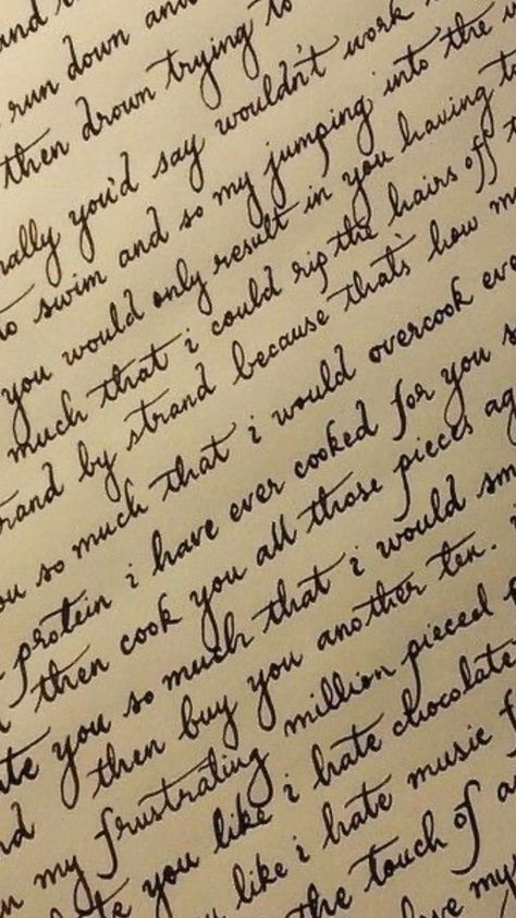 Dark Academia Writing Font, Creepy Handwriting, Cursive Handwriting Fonts Alphabet, Pretty Writing Handwriting, Handwriting Styles Alphabet, Dark Academia Handwriting, Handwriting Aesthetic, Handwriting Inspo, Fancy Handwriting