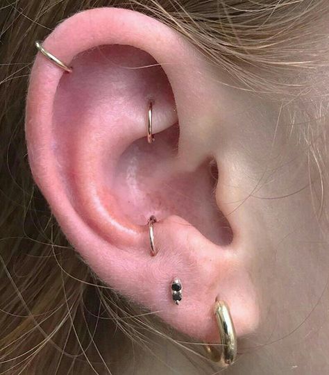 Spring Jewelry Trends, Ear Peircings, Piercing Chart, Types Of Ear Piercings, Cool Ear Piercings, Pretty Ear Piercings, Cool Piercings, Cute Ear Piercings, Cute Piercings