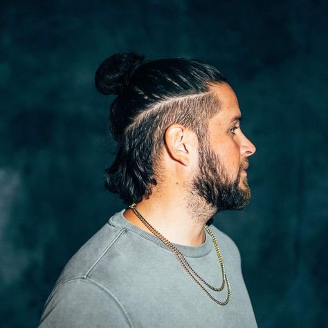 Mullet Man Bun, Too Knot Bun, Mullet Man, Man Bun Haircut, Top Knot Men, Bald Head With Beard, Man Bun Styles, Viking Haircut, Man Buns