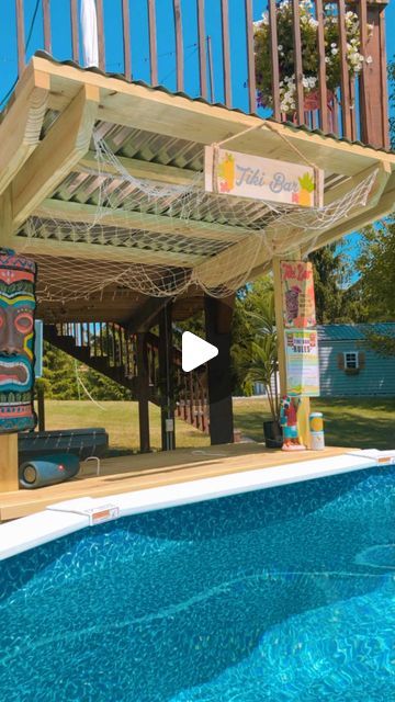 M I R A N D A diy•decor•plants on Instagram: "Walk up pool tiki bar! 🦜☀️🍹  Husband does it again with a one evening build tiki bar with a built in cooler!  #summervibes #summer #tikibar #poolbar #pool #abovegroundpool #backyard #diy #coastalliving #coastaldecor #myhome #goodvibes #plantsofinstagram #plants #amazon #paradise #backyardparadise #lovemyhome #poolday #pooltime #highnoon" Pool Bar Diy, Pool Side Tiki Bar Ideas, Diy Swim Up Bar Above Ground Pool, Pallet Tiki Bar Ideas Diy Pool, Diy Tiki Bar Roof, Diy Tiki Bar, Tiki Bar Ideas, Floating Tiki Bar, Tiki Bars Backyard