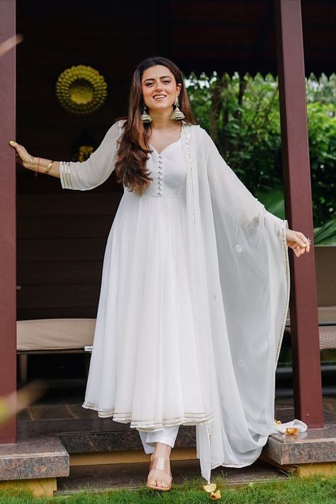 They says opposite attracts...... RUDRAANG PRATAP SINGH SHEKHAWAT … #romance #Romance #amreading #books #wattpad Self Made Billionaire, Kurtis Patterns, White Anarkali Dress, Opposite Attracts, White Anarkali Suits, Off White Anarkali, Salwar Suits For Women, Colour Aesthetic, Anarkali Designs