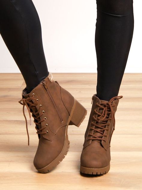 Right This Way Lace Up Heeled Boot - Final Sale Business Casual Black Boots, Fall Boots Women, Brown Ankle Boots Outfit, Cute Fall Boots, Best Fall Shoes, Fall Shoes For Women, Flat Boots For Women, Fall Shoes Women, Boots Outfit For Women