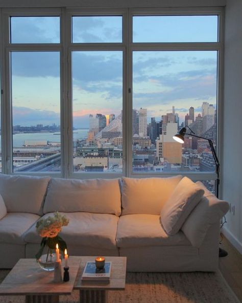 Big Window Apartment, Cozy City Apartment, Apartamento New York, Apartment View, Aesthetic Living Room, Dream Apartment Decor, Future Apartment Decor, Apartment Aesthetic, Apartment Style