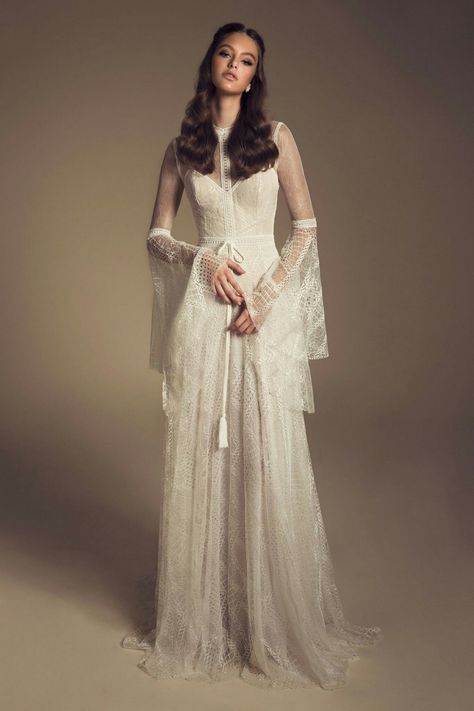 Flair Sleeve Wedding Dress, Dystopian Wedding Dress, 1920 Wedding Dress Vintage, 70s Long Sleeve Wedding Dress, 70s Style Wedding Dress Vintage, 70s Inspired Wedding Dresses, Bohemian Wedding Dresses Long Sleeve, Wedding Dresses Unconventional, Pre Raphaelite Wedding Dress