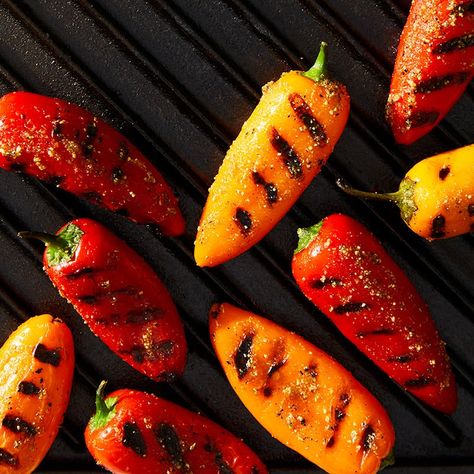 Grilled Mini Peppers with Balsamic-Onion Seasoning | Recipes | WW USA Mini Peppers Recipes, App Recipe, Grilling Chicken, Spice Rubs, Balsamic Onions, Mini Peppers, Stuffed Peppers Healthy, Dry Rub Recipes, Dry Rubs