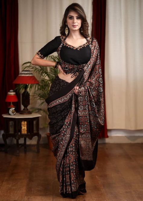 Lace Blouse Design, Draping Styles, Saree Looks, Women Ethnic Wear, Saree Draping Styles, Saree Draping, Diy Plant Hanger, Trendy Blouses, Trendy Blouse