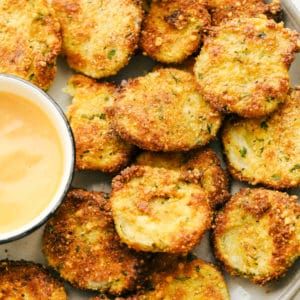 Fried Dill Pickles Recipe, Air Fryer Recipes Pickles, Air Fryer Fried Pickles, Fried Dill Pickles, State Fair Food, Pickle Chips, The Recipe Critic, Air Fried Food, Recipe Critic