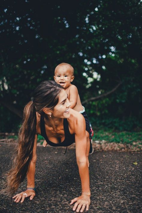 Moms Goals, Fitness Photoshoot, Surf Lesson, Fitness Photography, Baby Weight, Mommy Life, Wellness Fitness, Family Goals, Getting Pregnant