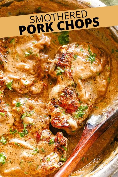 Smothered Pork Chops Recipe, Boneless Pork Chop Recipes, Seared Pork Chops, Smothered Pork, Easy Pork Chops, Easy Pork Chop Recipes, Pork Chop Dinner, Pork Chop Recipes Baked, Smothered Pork Chops