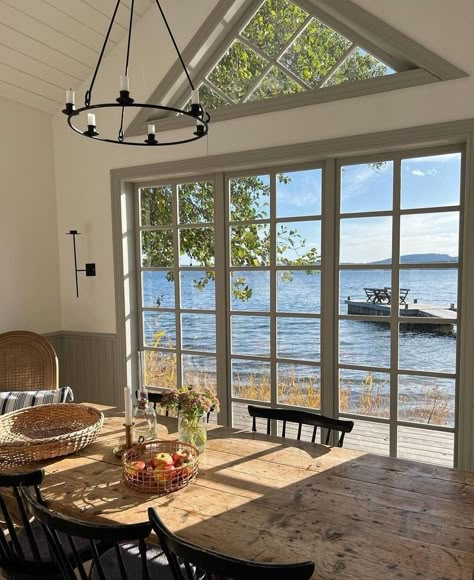 Sweden House Interior, Swedish Lake House, Swedish House Interior, Lake Cottage Interiors, Swedish Summer House, Little Beach House, Swedish Cottage, Swedish Home, Swedish House