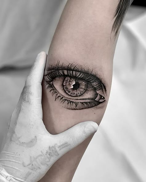 Woman’s Eye Tattoo, Gothic Eye Tattoo, Shiva Third Eye Tattoo Design, Skull With Third Eye Tattoo, Third Eye Sleeve Tattoo, Ojo Tattoo, Realistic Eye Tattoo, Eyeball Tattoo, Tato Minimal