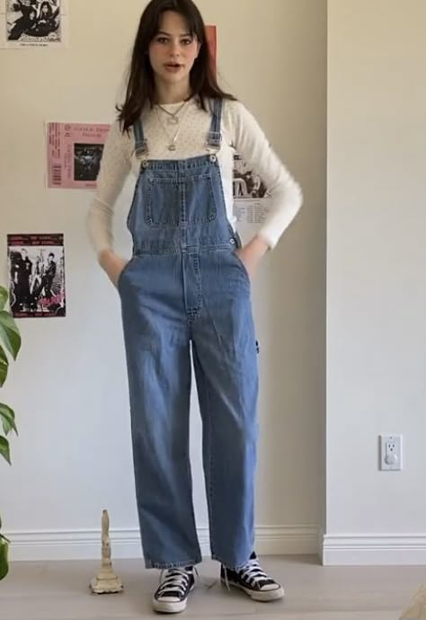 Downtown Spring Outfits, School Appropriate Outfits Aesthetic, Styling Dungarees, Summer Outfits School Appropriate, Overalls Outfit Aesthetic, Dungarees Outfit, School Appropriate Outfits, Kate Brock, Dungaree Outfit