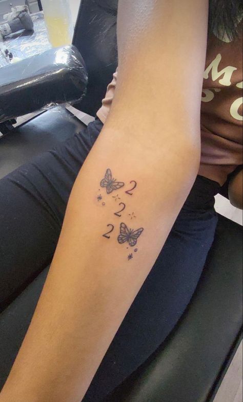 111 Tattoo With Butterfly, Number And Butterfly Tattoo, 777 Tattoo With Butterfly, 222 Tattoo With Butterfly, Butterfly 999 Tattoo, Cool Angel Number Tattoos, 444 And Butterfly Tattoo, Mom Dedicated Tattoos, Cute First Tattoos For Women