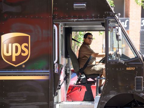 WSJ: UPS orders drivers to stop accepting packages from 6 major retailers Ups Driver, Delivery Pictures, Future Job, Future Jobs, The Wall Street Journal, The Journal, Wall Street Journal, Apple News, Wall Street