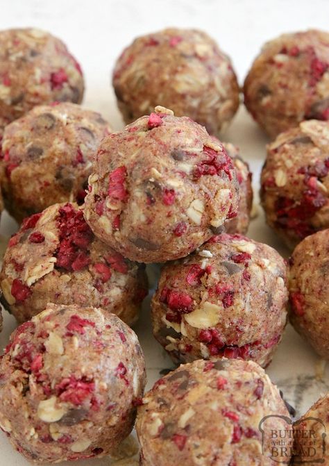 Chocolate Raspberry Protein Balls, Freeze Dried Raspberries Recipes, Fruity Protein Balls, Fruit Protein Balls, Freeze Dried Strawberry Recipes Healthy Snacks, Valentines Protein Balls, Raspberry Protein Balls, Fruity Pebble Protein Balls, Berry Protein Balls