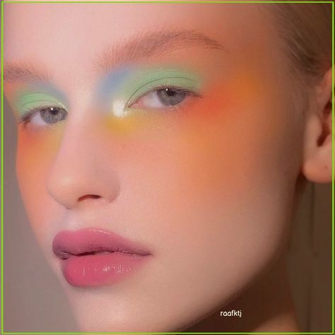 Pastel Editorial, Pastel Makeup Looks, Makeup 2000s, Makeup Metallic, Makeup Dewy, Makeup Bold, Makeup Euphoria, Fluffy Brows, Make Carnaval