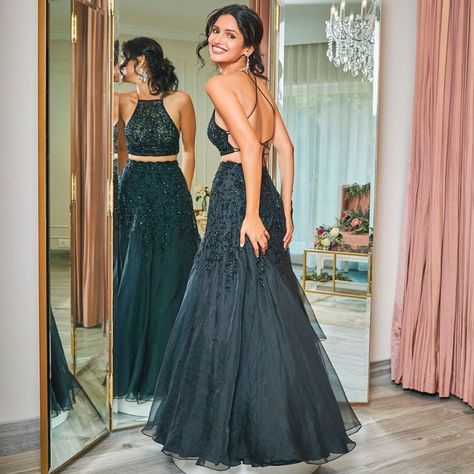 Black Organza Lehenga, Indian Bridesmaid Dresses, Indian Wedding Gowns, Sangeet Outfit, Organza Lehenga, Indian Outfits Lehenga, Wedding Lehenga Designs, Traditional Indian Dress, Wedding Blouse Designs