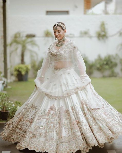 Lehenga Designs White, Wedding White Lehenga, White Lehenga Designs, Off White Lehenga, White Bridal Lehenga, Lehenga White, Lehenga Images, Lehenga Inspiration, Lehenga Online Shopping