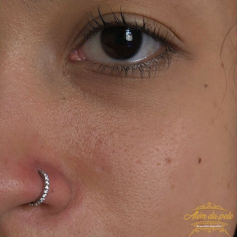 Piercing Aba Nasal, Nose Peircing, Piercings Nose, Men's Piercings, Nose Piercing Ring, Cute Nose Piercings, Nose Ring Jewelry, Nose Piercing Hoop, Nose Piercing Stud