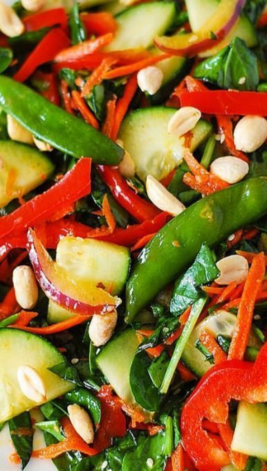 Crunchy Asian salad with Veggies and Peanut Dressing Crunchy Asian Salad, Salad With Peanut Dressing, Salad Cucumber, Asian Recipe, Peanut Dressing, Asian Salad, Sugar Snap Peas, Snap Peas, Spinach Salad