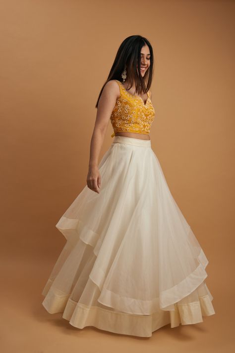 White And Yellow Lehenga, Trending Indo Western Outfits, Lehenga Designs Simple Latest, White Lehenga Skirt, White Indian Outfit, Yellow Skirt Outfits, Lehenga White, Long Skirt Top Designs, Bangalore Wedding