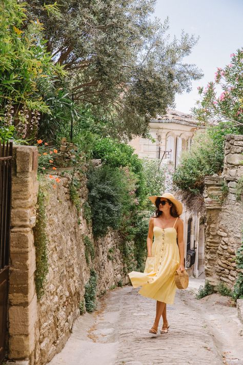 The Londoner » Gordes, Provence Sundress Outfit Aesthetic, Yellow Sundress Outfit, Provence Fashion, Aesthetic White Dress, European Travel Outfit, Sundress Outfit, Yellow Sundress, Quoi Porter, Italy Outfits