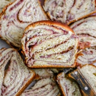 Easy Babka Recipe, Cheese Babka, Sweet Cream Cheese Filling, Raspberry Bread, Bread Head, Jewish Foods, Ukrainian Food, Sweet Brunch, Cookbook Shelf