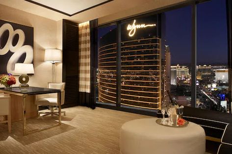 Best Las Vegas Hotels, Las Vegas Suites, Encore Las Vegas, Las Vegas Luxury Hotels, Vegas Hotel Rooms, Las Vegas Luxury, Luxury Hotel Room, Wynn Las Vegas, Vegas Hotel