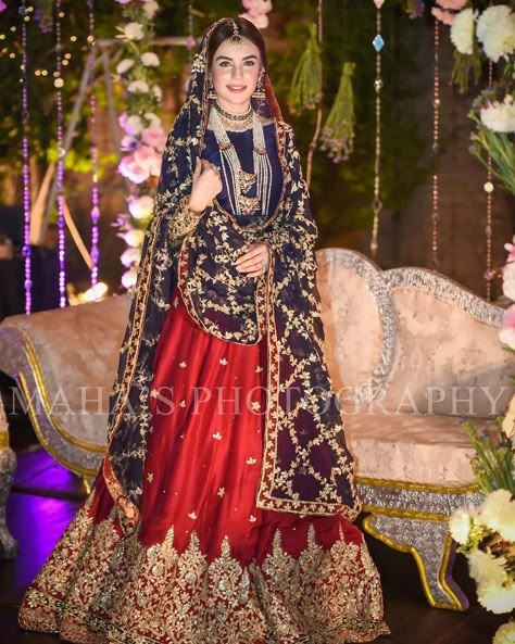 18.1k Likes, 167 Comments - Maha Noor (@mahasphotography) on Instagram: “Bride of the day #mahasphotography #weddingphotography @xproductionsmedia #pakisatnibride…” Pakistan Bride, Orang India, Bridal Mehndi Dresses, Shadi Dresses, Mehndi Dress, Desi Wedding Dresses, Nikkah Dress, Bridal Dresses Pakistan, Gaun Fashion