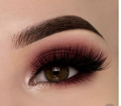 Trucco Smokey Eye, Red Eyeshadow Look, Red Smokey Eye, Make Up Designs, Eye Makeup Images, Red Eye Makeup, Nails Autumn, Cute Eye Makeup, Red Eyeshadow