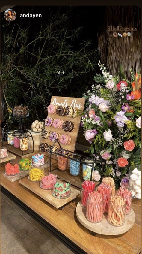 Sweets Bar Birthday, Sweet Station Ideas Birthday Parties, Candy Bar Display Ideas, Simple Candy Table Ideas, Sweets Table Ideas Birthday, Snack Bar Ideas Party, Candy Buffet Ideas Birthday, Candy Bar Ideas Sencillas, Candy Table Ideas Wedding