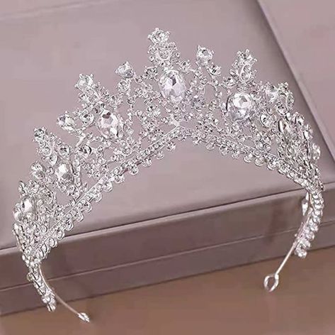 Quince Crowns, Quinceanera Jewelry, Quinceanera Tiaras, Quinceanera Crown, Tiara Accessories, Crown Aesthetic, Crystal Bridal Tiaras, Beautiful Tiaras, Princess Jewelry