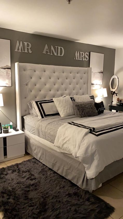 Room For Husband And Wife, Couples Room Ideas Bedrooms, Imvu Series, Couples Bedroom Ideas, Home Spa Room, Girl Apartment Decor, Luxury Room Bedroom, First Apartment Decorating, Apartment Living Room Design