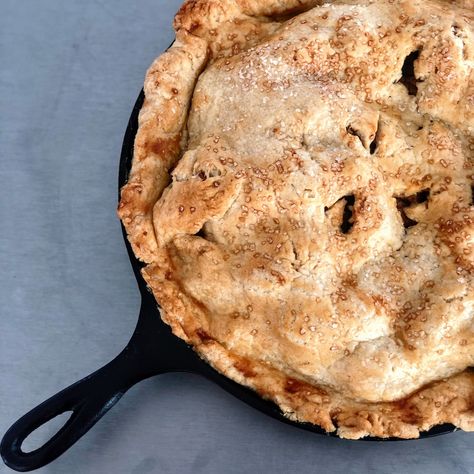 Skillet Apple Pie Recipe, Iron Skillet Apple Pie, Skillet Apple Pie, Traeger Cooking, Traeger Grill Recipes, Perfect Apple Pie, Best Apple Pie, Traeger Recipes, Apple Pie Recipe