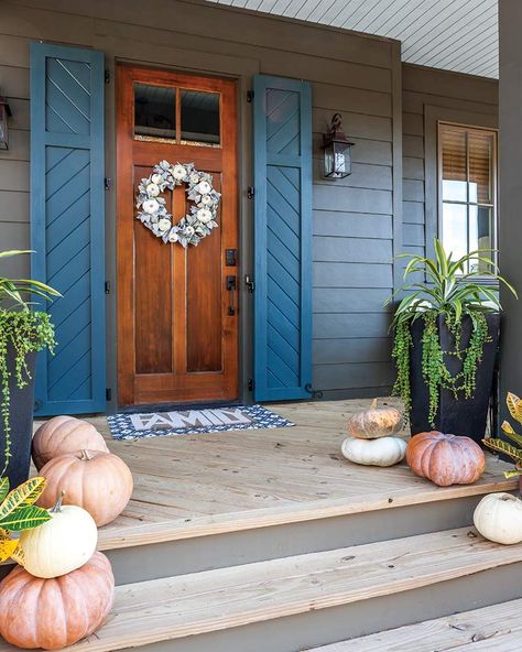 This Cozy Southern Home Is Full of Charm and Ready for Fall - The Cottage Journal Home Color Schemes Exterior, Window Shutters Diy, Cottage Journal, Fall Cottage, Diy Shutters, Blue Shutters, Arizona House, Diy Blinds, Wooden Front Doors