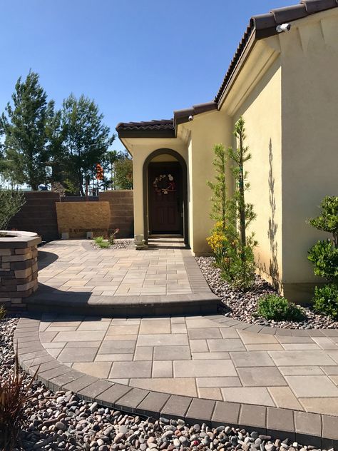 Gorgeous walkway with our Paseo Grande in Sandalwood Blend & our Paseo 6 x 9 Border in Mocha Brown. ❤ #ackerstone #pavers #walkway Great job at Vintage Design & Landscape Construction! Pavers With Borders, Brown Paver Patio, Tan Paver Patio, Ackerstone Pavers, Front Yard Walkway Ideas, Yard Walkway Ideas, Yard Planning, Walkway Pavers, Oasis Landscape