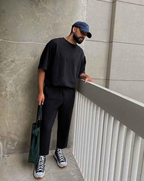 Cropped Pants Outfit, Aesthetic Male Outfits, Lookbook Casual, Cropped Pants Men, Pants Outfit Men, Outfits Streetwear, Outfits With Converse, Next Clothes, Dressed To Kill